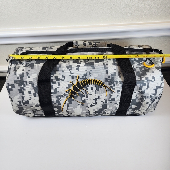 White River Fly Shop camouflage Duffle Bag - Picture 3 of 12
